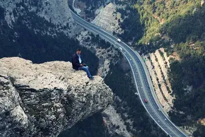 Gulek Kampi ve Sonrasi Adanada Yamac Parasutu